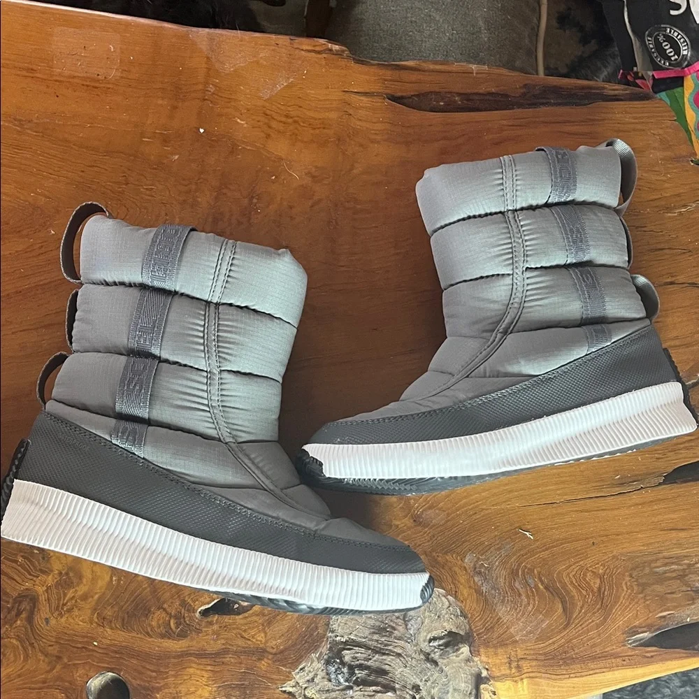 Sorel Out ‘N About Puffy Mid Waterproof Snow Boots Women’s 9.5